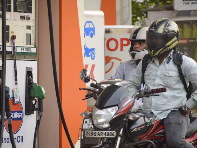 क्रूड फिर 65 डॉलर के पार, कई शहरों में बढ़ गए पेट्रोल-डीजल के रेट