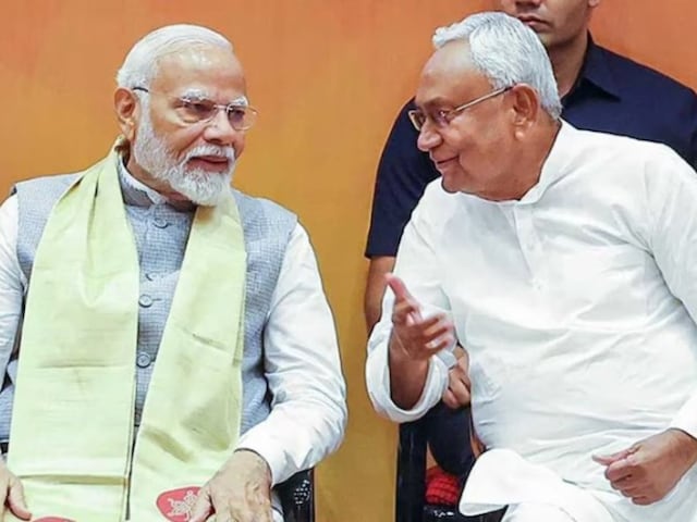 ऑपरेशन सिंदूर के बाद पीएम मोदी-सीएम नीतीश की वो मुलाकात जो है बेहद खास! ऑपरेशन सिंदूर के बाद पीएम मोदी-सीएम नीतीश की वो मुलाकात जो है बेहद खास!