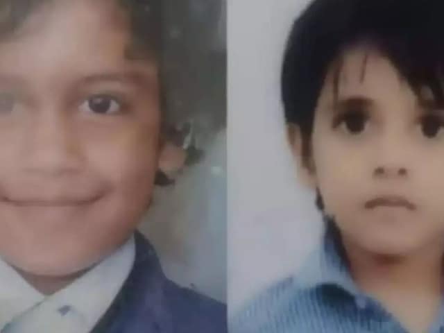 इसे कहते हैं न्याय... 2 बच्चियों के हत्यारों को 4 महीने में कोर्ट में सुनाई ऐसी सजा, सुनते ही कांप उठे... इसे कहते हैं न्याय... 2 बच्चियों के हत्यारों को 4 महीने में कोर्ट में सुनाई ऐसी सजा, सुनते ही कांप उठे...