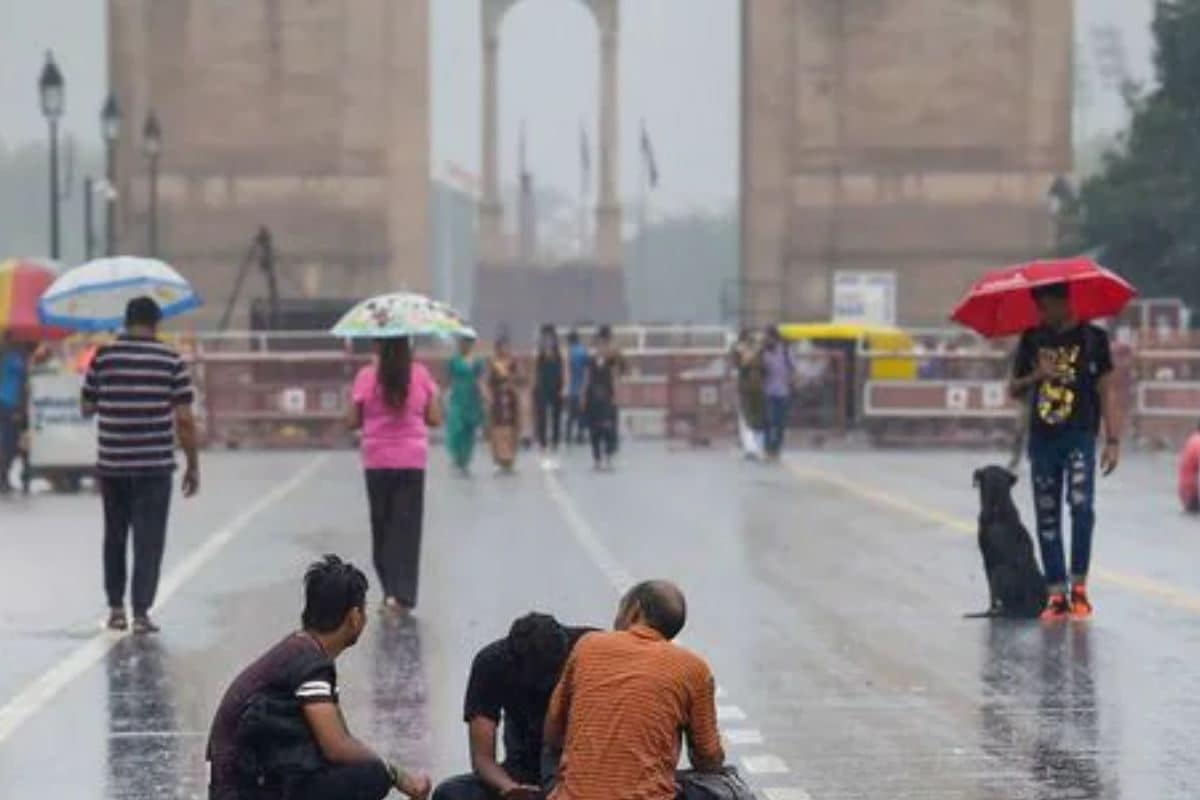 70KM की रफ्तार से आएगा तूफान दिल्ली से बिहार-बंगाल तक आंधी-बारिश IMD अलर्ट