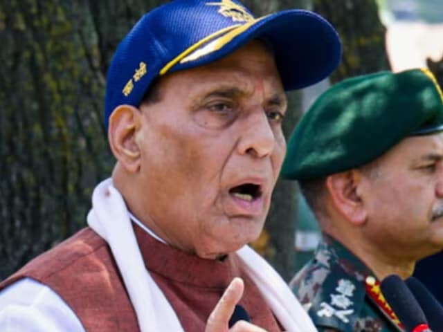 ऑपरेशन सिंदूर अभी ट्रेलर, पूरी पिक्चर दिखाएंगे; भुज से राजनाथ का पाक को संदेश ऑपरेशन सिंदूर अभी ट्रेलर, पूरी पिक्चर दिखाएंगे; भुज से राजनाथ का पाक को संदेश