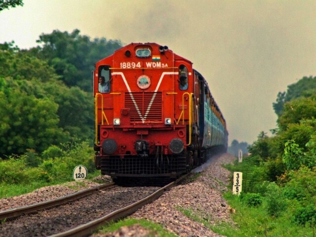 क्या सच में रेलवे में निकली है 30 हजार से अधिक पदों पर भर्ती? नोटिफिकेशन वायरल