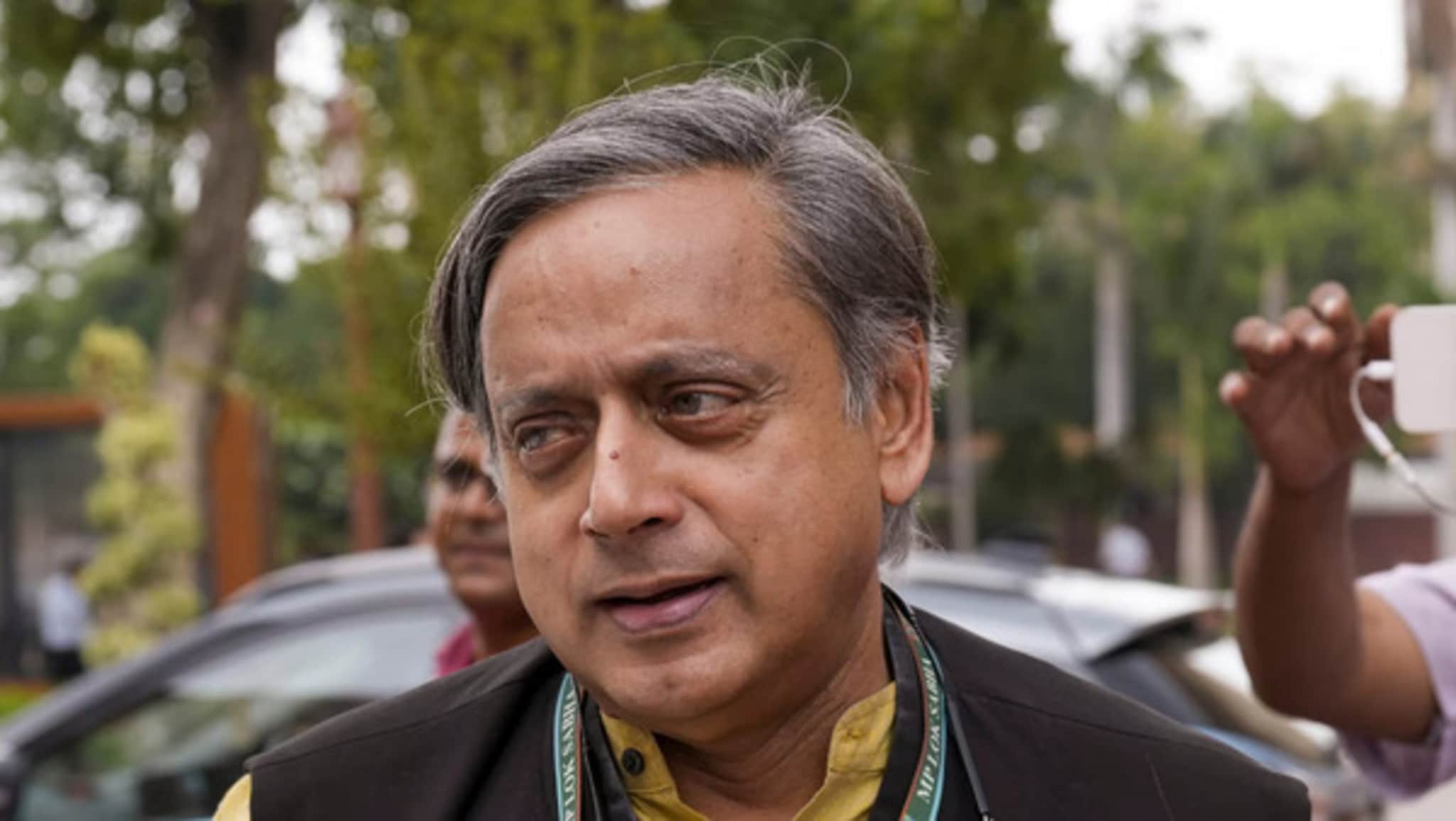 बेहतर है हम अड़ियल रहें… भारत पर तोहमत मढ़ने वालों को शश‍ि थरूर का जवाब