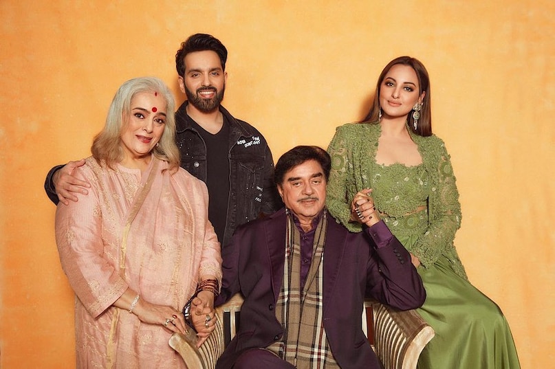 shatrughan sinha, amitabh bachchan, sholay, amitabh bachchan enemy, shatrughan sinha amitabh bachchan, शत्रुघ्न सिन्हा की लाइफ, शोले, शत्रुघ्न सिन्हा ने गुरू के चलते गंवाई शोले दीवार, अमिताभ बच्चन शत्रुघ्न सिन्हा की फाइट, शत्रुघ्न सिन्हा की दुश्मनी