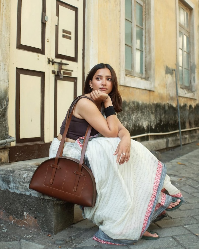 Shweta Basu Prasad controversy, Tollywood teenage heroine, Shweta Basu scandal, Telugu actress downfall, Kottha Bangaru Lokam heroine, Shweta Basu OTT series, Telugu film industry news, makdi actress, श्वेता बुस प्रसाद, श्वेता बुस प्रसाद लाइफ, श्वेता बुस प्रसाद विवाद
