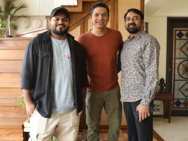 सिर्फ गाना नहीं, नदियों की कहानी भी है ‘सदानीरा’, सिंगर शान की खूबसूरत आवाज में हुआ रिकॉर्ड सिर्फ गाना नहीं, नदियों की कहानी भी है ‘सदानीरा’, सिंगर शान की खूबसूरत आवाज में हुआ रिकॉर्ड