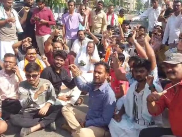 जनेऊ से नकल...कर्नाटक की कांग्रेस सरकार ने कलबुर्गी में छात्र से उतरवाया जनेऊ जनेऊ से नकल...कर्नाटक की कांग्रेस सरकार ने कलबुर्गी में छात्र से उतरवाया जनेऊ
