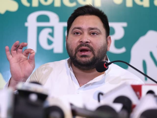 दलित बच्ची की मौत पर तेजस्वी हुए लाल... कहा- नीतीश अचेत अवस्था में और मंगल... दलित बच्ची की मौत पर तेजस्वी हुए लाल... कहा- नीतीश अचेत अवस्था में और मंगल...
