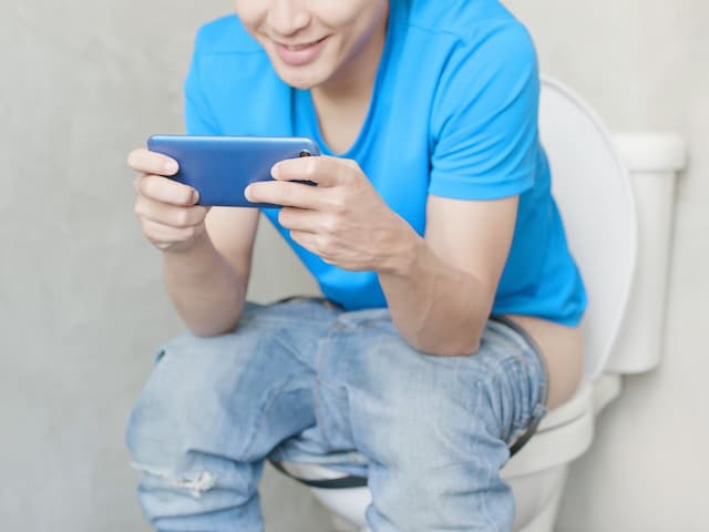 Do not sit in the toilet for more than so many minutes, otherwise piles will become piles!