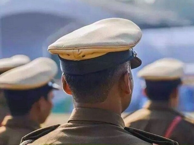 UP Police Transfer: पुलिस महकमे में हलचल, 28 डिप्टी एसपी के ट्रांसफर, कई जिलों को मिले नए DSP