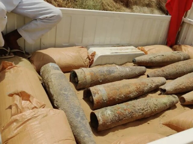 इस गांव की मिट्टी उगल रही है बम, खुदाई में मिलते हैं रॉकेट, फौजी तक हैरान!