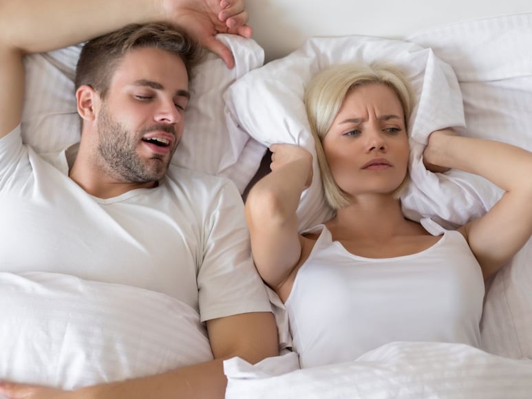 Snoring, खर्राटे, Snoring prevention, खर्राटे रोकने के उपाय, Vitamin D deficiency, विटामिन डी की कमी, Sleep apnea, नींद में रुकावट