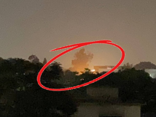 रावलपिंडी, मुरिद...3 पाक एयरबेस पर बड़े धमाके, पाक सेना ने मानी हमलों की बात रावलपिंडी, मुरिद...3 पाक एयरबेस पर बड़े धमाके, पाक सेना ने मानी हमलों की बात