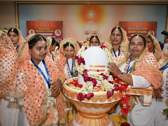 100 दुल्हन, एक दूल्हे: एक अनोखी शादी यहाँ, पाँच हजार लोग देखने आए थे