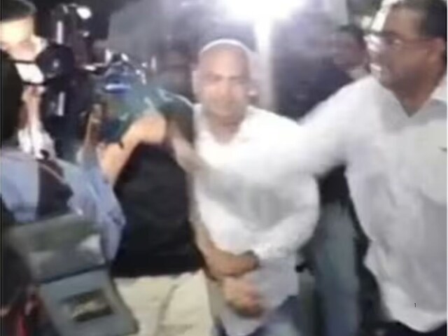 The accused slapped the accused at Indore Airport, the man told the reason, the stir is causing