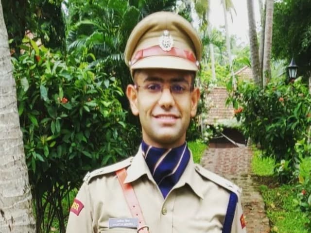 4 dreaded Naxalites including 3 women in the encounter, policemen will be respected 4 dreaded Naxalites including 3 women in the encounter, policemen will be respected