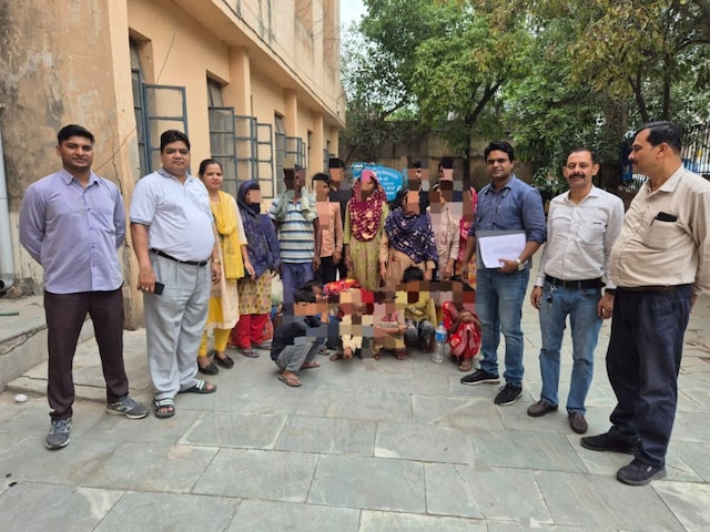 सीमापुरी से हरियाणा तक फैला गिरोह, 18 साल बाद दिल्ली से पकड़े गए बांग्लादेशी सीमापुरी से हरियाणा तक फैला गिरोह, 18 साल बाद दिल्ली से पकड़े गए बांग्लादेशी