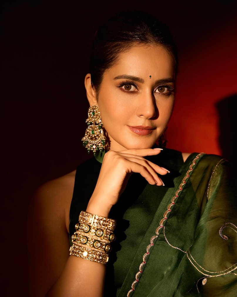 Raashi Khanna never thought she would become an actress. Raashi Khanna never thought she would become an actress.