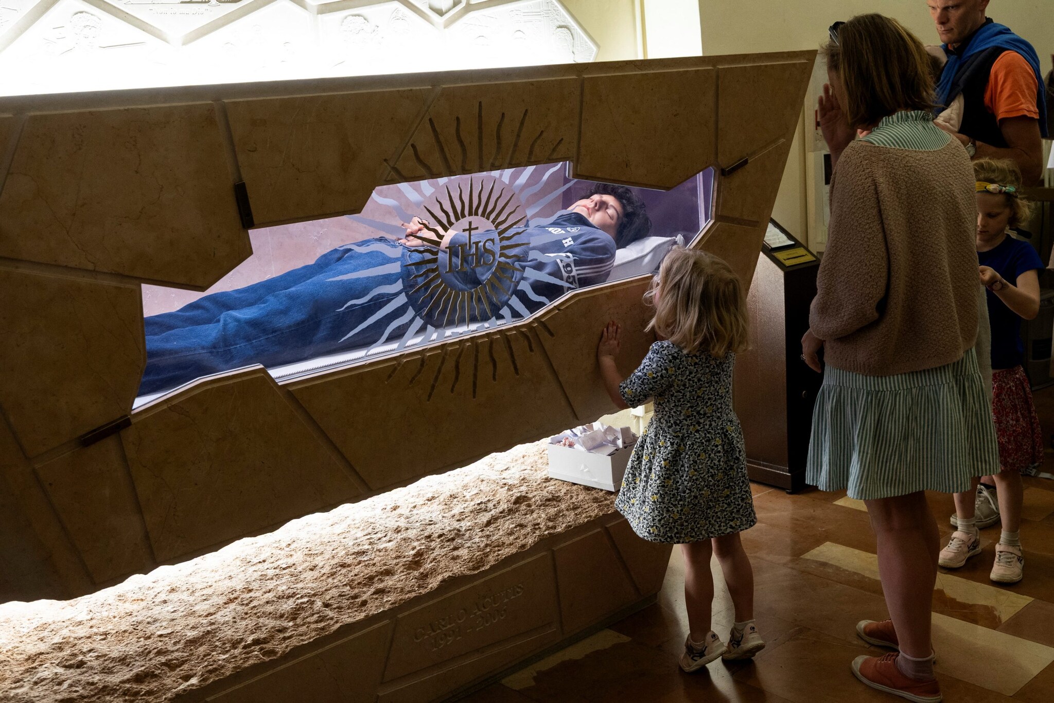 Sensitive materials. This image can see or disturb a child with a mausoleum of Carlo Acutes, who died of leukemia in 2006, in the stripping temple of Santa Maria Magiyor's Church in Santa Magior's Church in ACC, Italy, on 10 April, 2025. Pope Francis has cleared the way for the actress to become the first saint. Reuters/Remo Casili