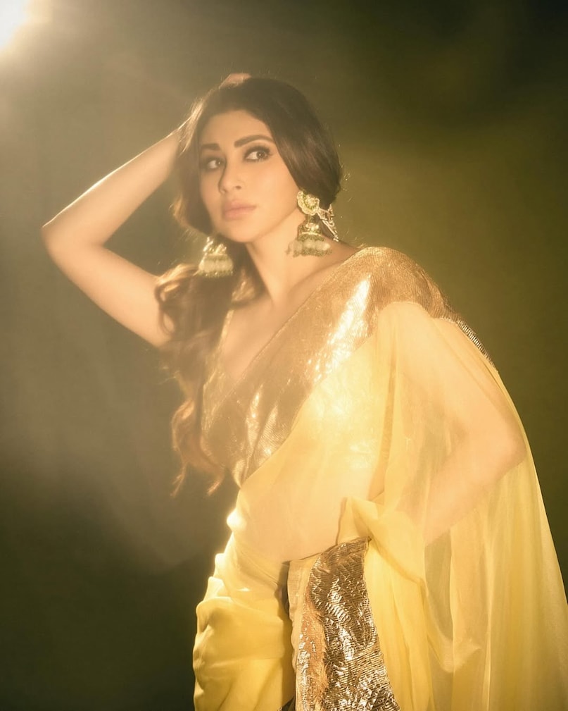 Mouni Roy, Mouni Roy Sari Look, Mouni Roy Saree Look, Baeli by Anu Saree, Golden Organja Sari, Mouni Roy Latest Photo, Celebrity Saree Style, Party Look Sari