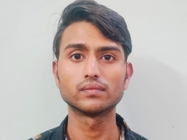 गर्लफ्रेंड से मिलने पार्क में पहुंचा युवक, फिर चीखने लगी लड़की, मच गया बवाल गर्लफ्रेंड से मिलने पार्क में पहुंचा युवक, फिर चीखने लगी लड़की, मच गया बवाल