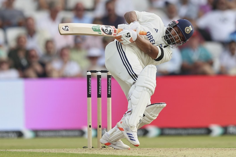 Rishabh Pant creats history, Rishabh Pant breaks dhoni record, Rishabh Pant surpasses ms dhoni record, Rishabh Pant fastest 3000 test runs as Asian wicket keepr, Rishabh Pant records, Rishabh Pant test record, Rishabh Pant SENA Countries record, ऋषभ पंत, ऋषभ पंत टेस्ट रिकॉर्ड, ऋषभ पंत ने धोनी का रिकॉर्ड तोड़ा 