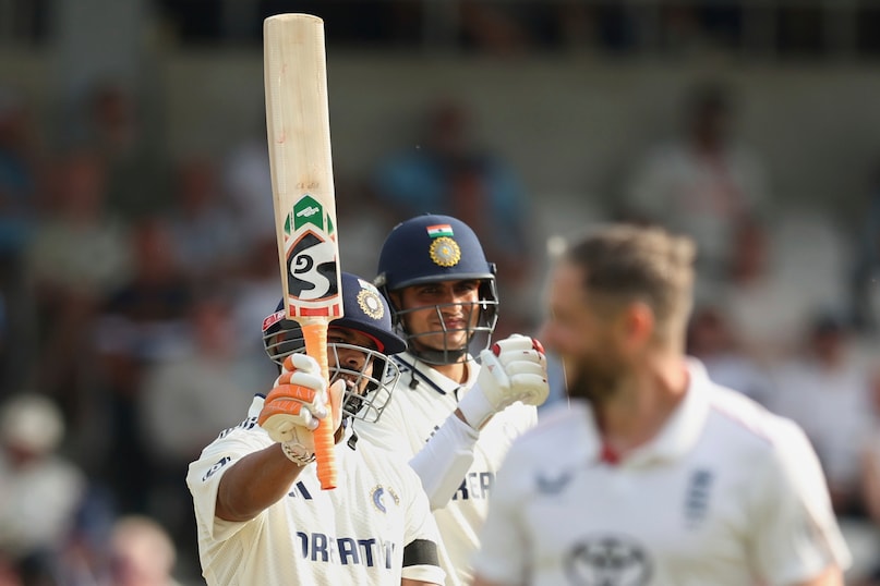 Rishabh Pant creats history, Rishabh Pant breaks dhoni record, Rishabh Pant surpasses ms dhoni record, Rishabh Pant fastest 3000 test runs as Asian wicket keepr, Rishabh Pant records, Rishabh Pant test record, Rishabh Pant SENA Countries record, ऋषभ पंत, ऋषभ पंत टेस्ट रिकॉर्ड, ऋषभ पंत ने धोनी का रिकॉर्ड तोड़ा 