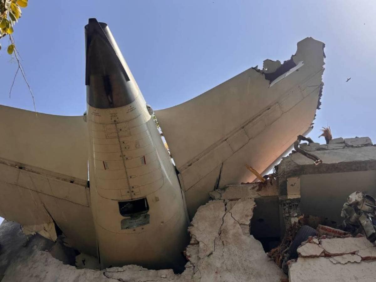 Ahmedabad Air India Plane Crash: 37 साल पहले... अहमदाबाद एयरपोर्ट पर हुआ था  एक ऐसा ही भयानक हादसा, चली गई थी 133 यात्रियों की जान | 37 years ago a  similar horrific