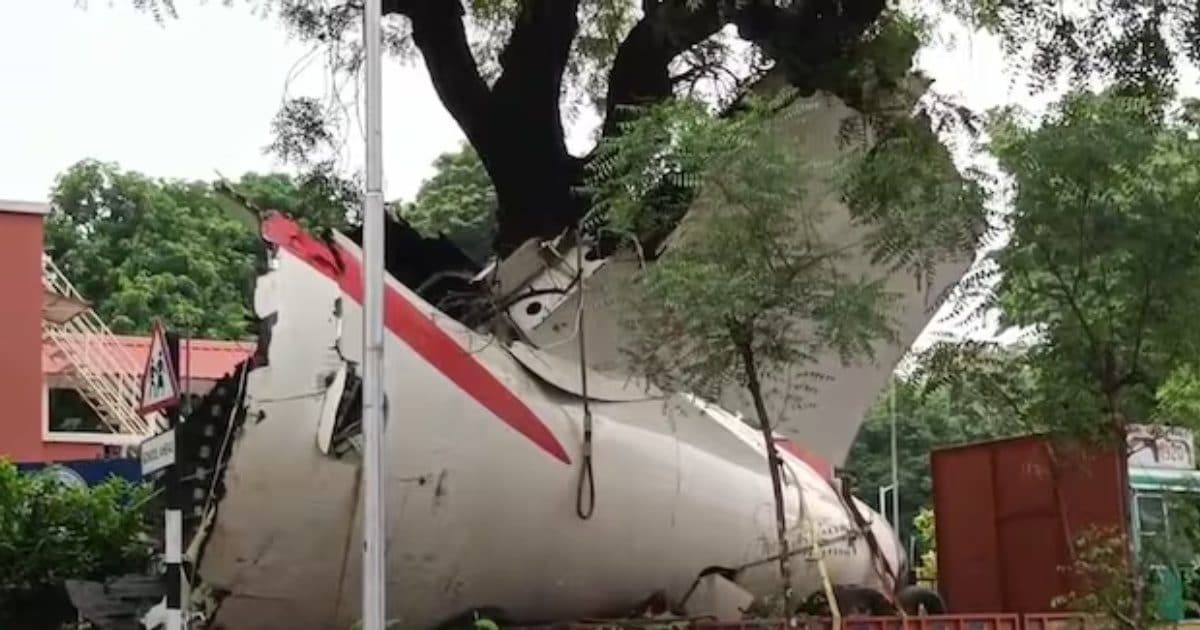 क्या टेकऑफ के दौरान पायलट ने स्विच से छेड़छाड़ की? एविएशन एक्सपर्ट ने क्या कहा