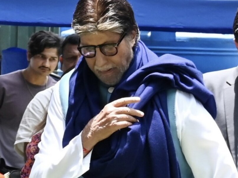 Amitabh Bachchan, Amitabh Bachchan age, Amitabh Bachchan facing difficulties even wearing pants, amitabh bachchan health, Amitabh Bachchan latest blog, Amitabh Bachchan says doctors advised him to sit while wearing trousers, why handlebars installed throughout Jalsa, amitabh bachchan health update, amitabh bachchan house, jalsa, amitabh Bachchan family, अमिताभ बच्चन, अमिताभ बच्चन की उम्र, अमिताभ बच्चन को पैंट पहनने में भी दिक्कतों का सामना करना पड़ रहा है, अमिताभ बच्चन की हेल्थ, अमिताभ बच्चन का ब्लॉग, अमिताभ बच्चन को डॉक्टरों ने पैंट बैठकर पहनने की दी सलाह, पूरे जलसा में हैंडलबार क्यों लगाए गए, अमिताभ बच्चन हेल्थ अपडेट, अमिताभ बच्चन का घर, जलसा, अमिताभ बच्चन परिवार Amitabh Bachchan, Amitabh Bachchan age, Amitabh Bachchan facing difficulties even wearing pants, amitabh bachchan health, Amitabh Bachchan latest blog, Amitabh Bachchan says doctors advised him to sit while wearing trousers, why handlebars installed throughout Jalsa, amitabh bachchan health update, amitabh bachchan house, jalsa, amitabh Bachchan family, अमिताभ बच्चन, अमिताभ बच्चन की उम्र, अमिताभ बच्चन को पैंट पहनने में भी दिक्कतों का सामना करना पड़ रहा है, अमिताभ बच्चन की हेल्थ, अमिताभ बच्चन का ब्लॉग, अमिताभ बच्चन को डॉक्टरों ने पैंट बैठकर पहनने की दी सलाह, पूरे जलसा में हैंडलबार क्यों लगाए गए, अमिताभ बच्चन हेल्थ अपडेट, अमिताभ बच्चन का घर, जलसा, अमिताभ बच्चन परिवार