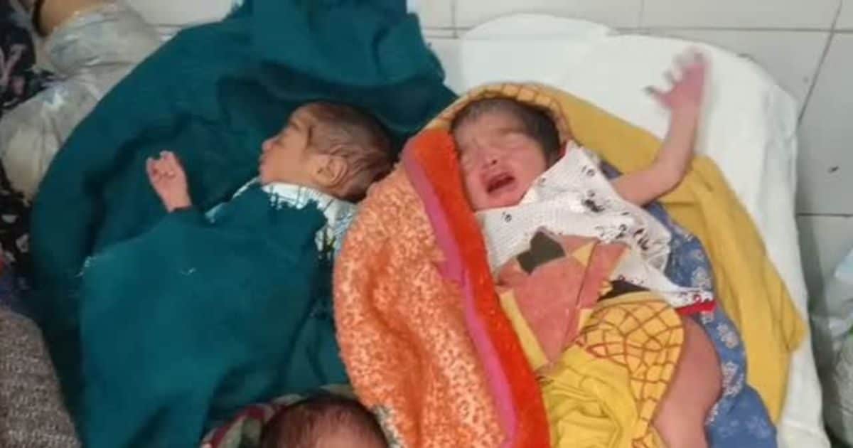 बुलंदशहर में कुदरत का करिश्मा: महिला ने एक साथ तीन बेटियों को दिया जन्म, परिवार में छाया खुशी का माहौल