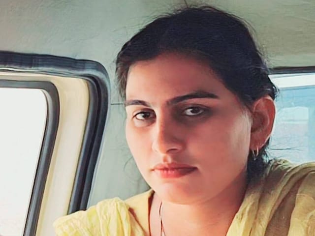 'इशक' के लिए घर छोड़ दिया, परिवार के सदस्य सड़क पर धोया, एसपी कार्यालय में एक हंगामा था 'इशक' के लिए घर छोड़ दिया, परिवार के सदस्य सड़क पर धोया, एसपी कार्यालय में एक हंगामा था