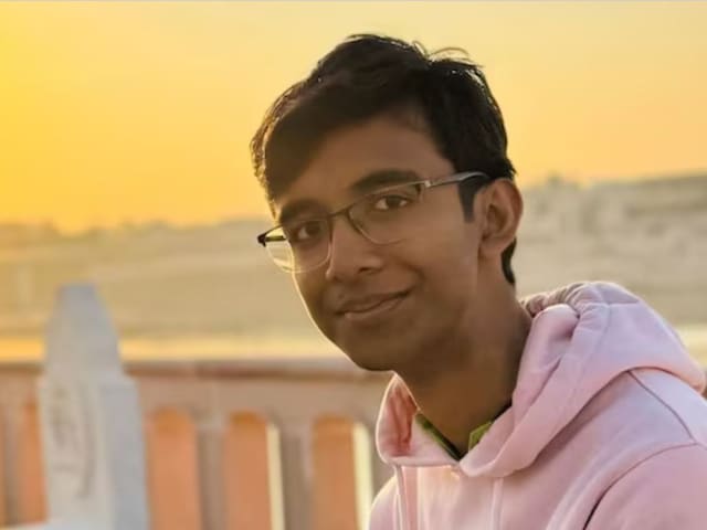 मदर-फादर डॉक्टर, फिर भी बेटा इंजीनियरिंग क्यों चुना, एक टॉपर बन गया! मदर-फादर डॉक्टर, फिर भी बेटा इंजीनियरिंग क्यों चुना, एक टॉपर बन गया!