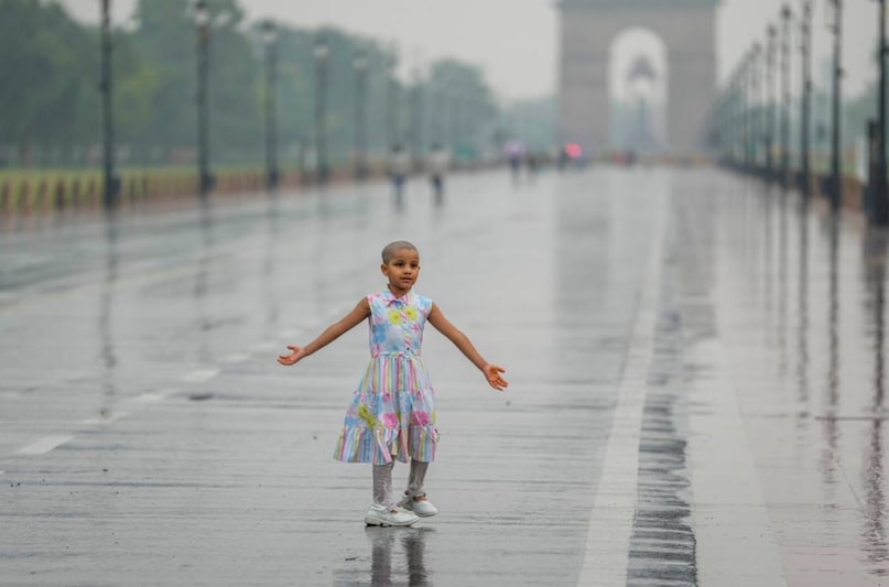 delhi weather, delhi rain today, delhi rain news, delhi rain heat relief, delhi mein barish ka photo, दिल्ली में बारिश हो रही है या नहीं, दिल्ली में बारिश का मौसम, दिल्ली मौसम अपडेट, दिल्ली में कल मौसम कैसा रहेगा, दिल्ली वेदर न्यूज़, News about मौसम, News about दिल्ली