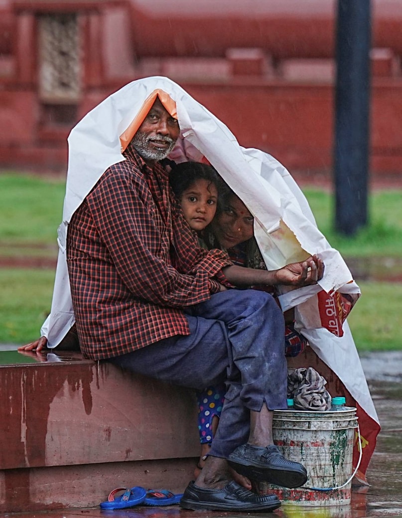 delhi weather, delhi rain today, delhi rain news, delhi rain heat relief, delhi mein barish ka photo, दिल्ली में बारिश हो रही है या नहीं, दिल्ली में बारिश का मौसम, दिल्ली मौसम अपडेट, दिल्ली में कल मौसम कैसा रहेगा, दिल्ली वेदर न्यूज़, News about मौसम, News about दिल्ली