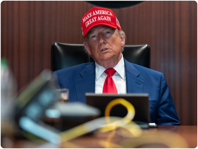 See the condition of 'situation room' in the pictures of 'White House', what was Trump doing See the condition of 'situation room' in the pictures of 'White House', what was Trump doing