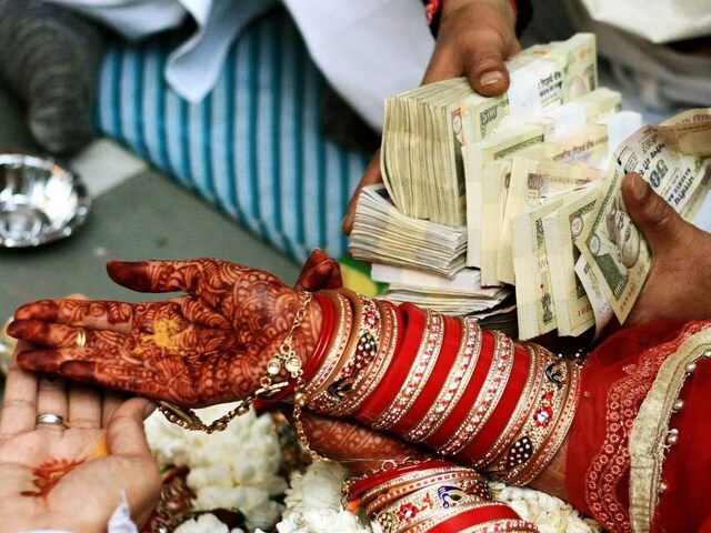 ₹4.75 करोड़ के गहने ले गए, बेटी होने पर प्रताड़ित किया! बहू ने दर्ज कराया केस