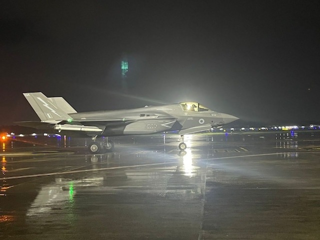 F-35 की केरल में हुई थी इमरजेंसी लैंडिंग, फाइटर जेट पर आया लेटेस्ट अपडेट F-35 की केरल में हुई थी इमरजेंसी लैंडिंग, फाइटर जेट पर आया लेटेस्ट अपडेट