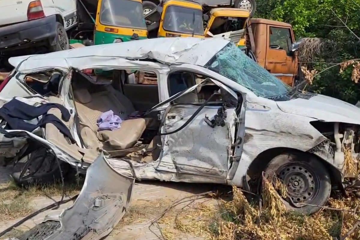 हरियाणाः 2 कारों में टक्कर से JCB कंपनी के 3 कर्मचारियों की मौत 5 घायल