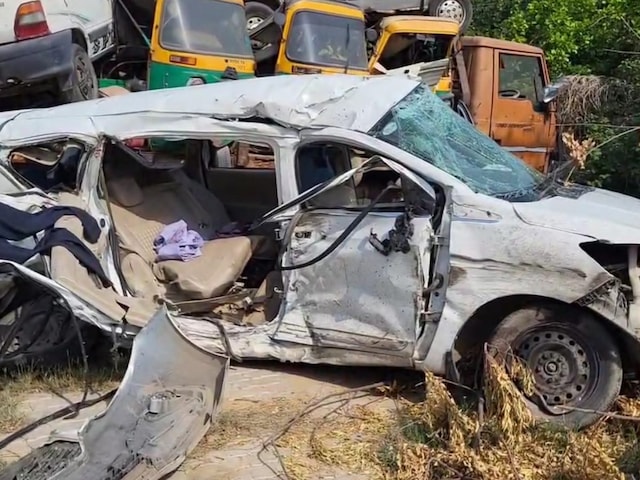 हरियाणाः 2 कारों में टक्कर से JCB कंपनी के 3 कर्मचारियों की मौत, 5 घायल