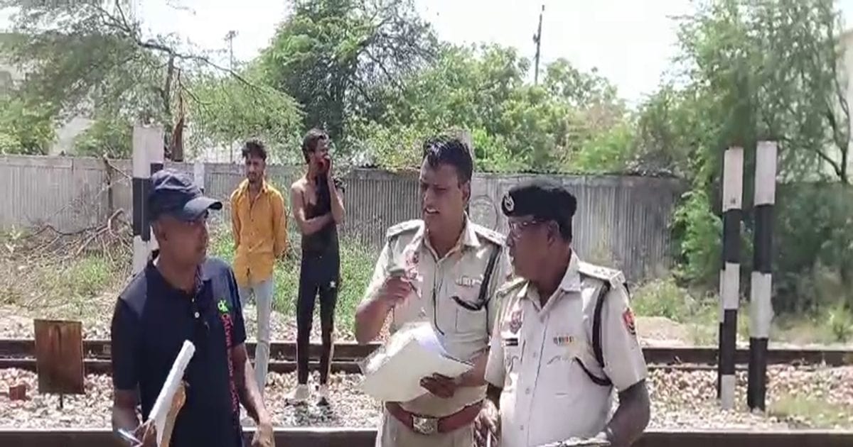 Faridabad: चिप्स लिए बच्‍चा छटपटाता रहा..उस पिता की क्‍या मजबूरी थी, जिसने 4 बेटों और खुद को मौत की नींद सुला दिया