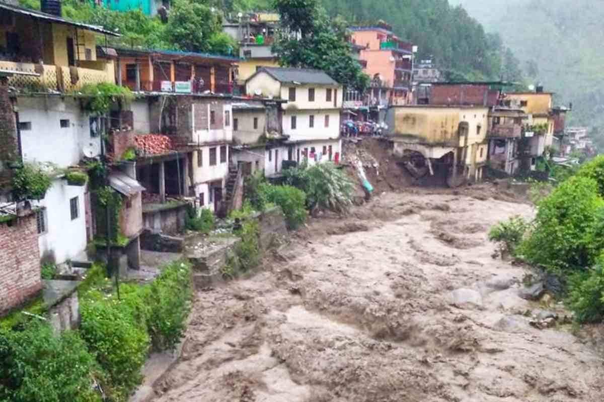 बर्फ पिघलेगी झीलें फटेंगी इस मानसून पहाड़ों पर आएगी प्रलय मौसम पर अपडेट