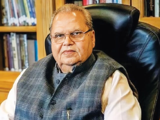 हालत बहुत गंभीर है... ICU में भर्ती सत्यपाल मलिक ने फिर दिया हेल्थ अपडेट हालत बहुत गंभीर है... ICU में भर्ती सत्यपाल मलिक ने फिर दिया हेल्थ अपडेट