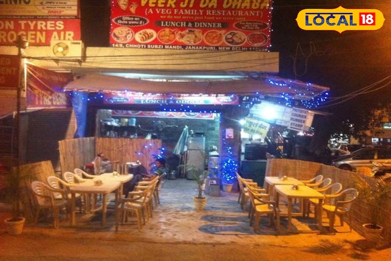 3. If you wish to eat something different from eating South Indian or traditional Hyderabadi, then this small dhaba located on Necklace Road is the best choice for you. Vegetarian options like parathas, cheese curry and lassi are available here, which starts from Rs 70 to Rs 150 for one. 3. If you wish to eat something different from eating South Indian or traditional Hyderabadi, then this small dhaba located on Necklace Road is the best choice for you. Vegetarian options like parathas, cheese curry and lassi are available here, which starts from Rs 70 to Rs 150 for one.