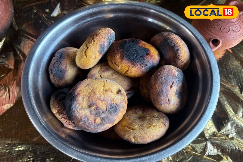 Tribal, Tribals, Tribal Museum, Tribal Museum Bhopal, Paan ki Roti, Mahua Laddu, Daal Paaniya,