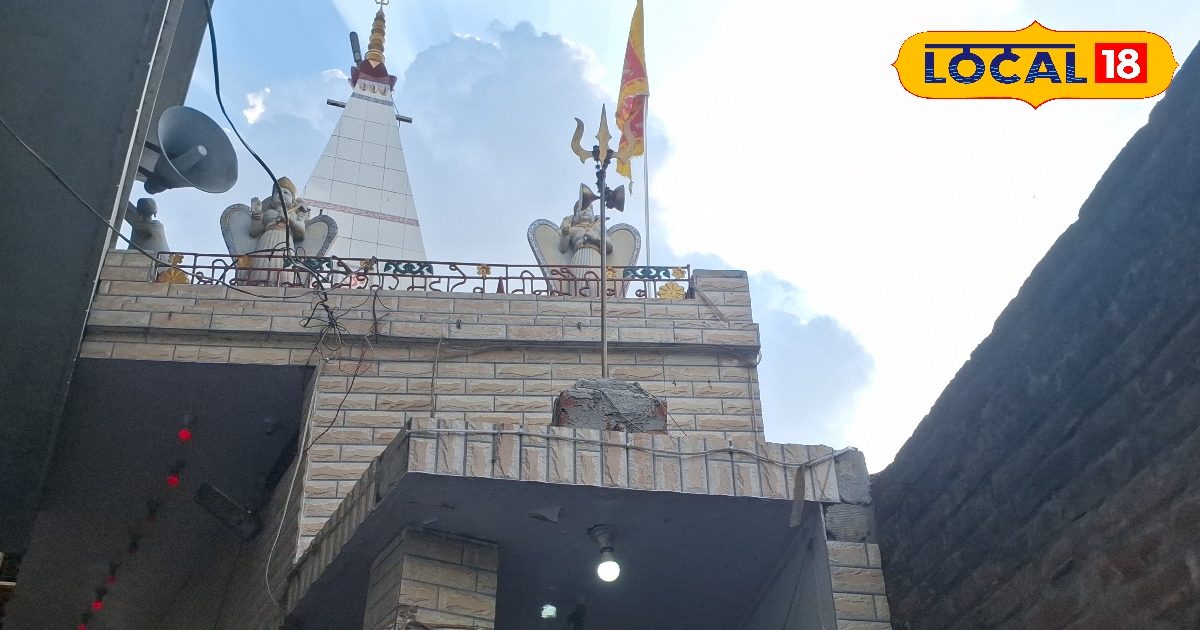 गाजीपुर की तंग गलियों में छुपा है चमत्कारी नाग मंदिर, तीन कौड़ियां बाबा मंदिर में मन्नतें होती हैं पूरी