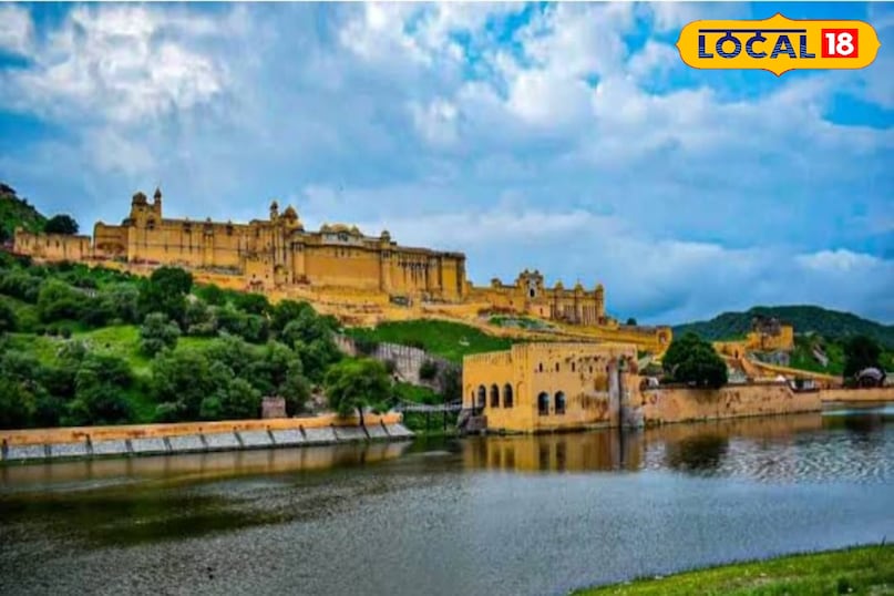 Jaipur Tourist Palace
