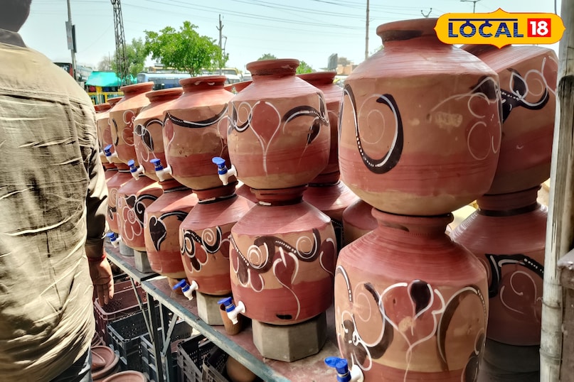 मिट्टी में ठंड ... मोकलसर की स्वदेशी मक्कीस गर्मियों में एसी के साथ प्रतिस्पर्धा कर रही है मिट्टी में ठंड ... मोकलसर की स्वदेशी मक्कीस गर्मियों में एसी के साथ प्रतिस्पर्धा कर रही है