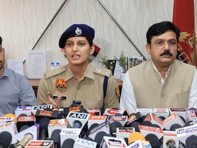 हरियाणा में CET का आवदेनः 12 शब्दों का खेल, शातिर दिमाग और पैसे कमाने की ट्रिक हरियाणा में CET का आवदेनः 12 शब्दों का खेल, शातिर दिमाग और पैसे कमाने की ट्रिक