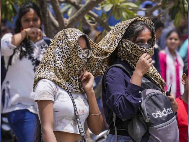 क्या है हीट इंडेक्स? 43.9 डिग्री में होने लगा 54.4 वाला एहसास, कब मिलेगी राहत क्या है हीट इंडेक्स? 43.9 डिग्री में होने लगा 54.4 वाला एहसास, कब मिलेगी राहत